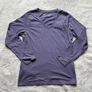 51 Eddie Bauer Long Sleeve V-Neck Top | Size S | 60% Cotton Purple Tee